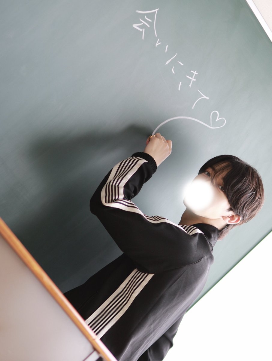 ritsu_oasis10's tweet photo. 大事な授業です。 https://t.co/uQgK0UERGk