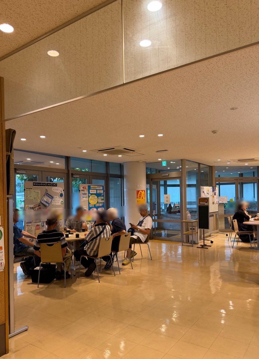 yahatacho_cc's tweet photo. 賑やかなコーヒーの日ですが、明日のコーヒーの日は『はちコミ夏まつり』の為、実施されません。午前はフリーマーケット、お昼から模擬店やってます。ぜひ、お越しください。#八幡町コミセン #はちコミ #武蔵野市八幡町 #はちコミ夏まつり #フリーマーケット https://t.co/kncESfauox