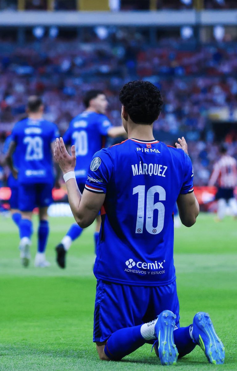 A_EsparzaOteo's tweet photo. Con doblete de Jeremy Márquez, el campeón del fútbol mexicano le remonta al Atlético de San Luis en su cancha. 

Nunca dejó de pelear @CruzAzul 

Primer doblete de Jeremy con la máquina. Partidazo del “lateral derecho” de la máquina. https://t.co/D71CssB6n7
