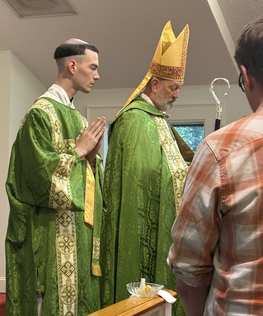 reg_augustini's tweet photo. Solemn Mass for four Confirmations at St. Thomas of Canterbury on 6th Sunday in Trinity w/ Bp. Jeffery Johnson. https://t.co/WKc9QWnfrr