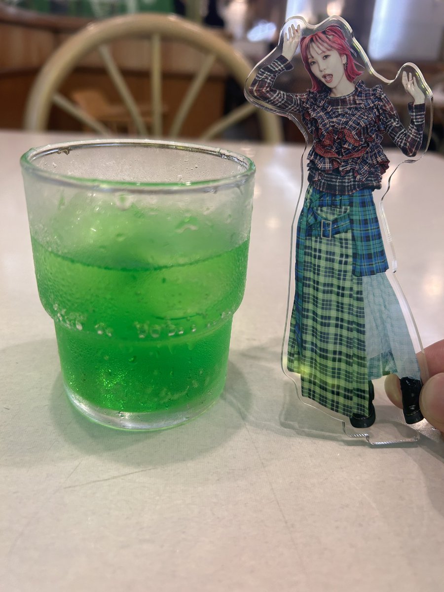 6112nex's tweet photo. サービスでメロンソーダが出てくるごはん屋さんは、日本広しとここだけだろうなぁ。

うん、メロンソーダw https://t.co/4RcICjxaON