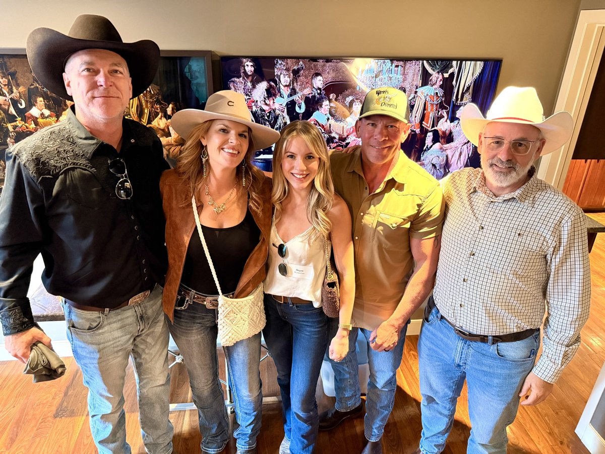 mferreriptbokaw's tweet photo. Hey!! Wanna see how easy &amp; fun it is to take a picture with the Israel Ambassador at the Calgary Stampede? 

So easy. Snap &amp; don’t apologize. 

@IsraelinCanada @MoedIddo https://t.co/eG47nIP3qS