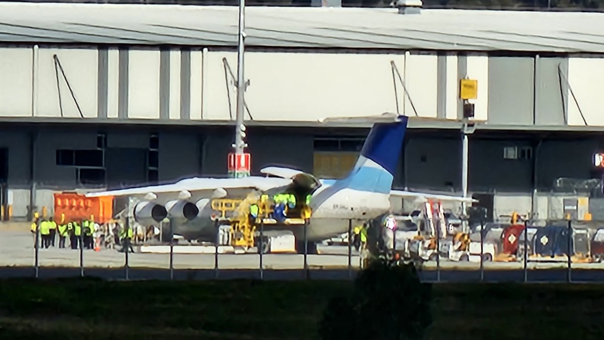 sydwestagribus's tweet photo. Western Sydney International Airport is hosting two aircraft today right now.
Yesterday's A321 QF7303 is joined by another aircraft which should be a BAE146.
Lots of people here at Qantas Freight in Luddenham today! ✈️
#WSI #CargoPrecinct https://t.co/yx3tByxHRJ