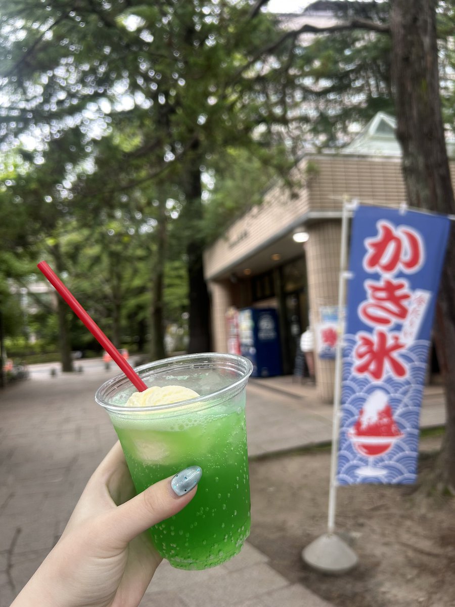 kanayan_gm's tweet photo. 東京帰る前にカナやんが買ってたクリームソーダ買いに勾当台公園へ🍈
私の前に写真撮ってた西野家の子と仲良くなれた🤝🏻💕
@Ayayan_Kanayan ♡ https://t.co/jXS7nL7CBF