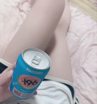 eva88880624's tweet photo. 今日は夜更かししながら飲んでみようかな(՞⸝⸝ᵒ̴̶̷᷄꒳ᵒ̴̶̷᷅⸝⸝՞)💕
多分寝落ちする笑 https://t.co/r0yZ2Xg6PU