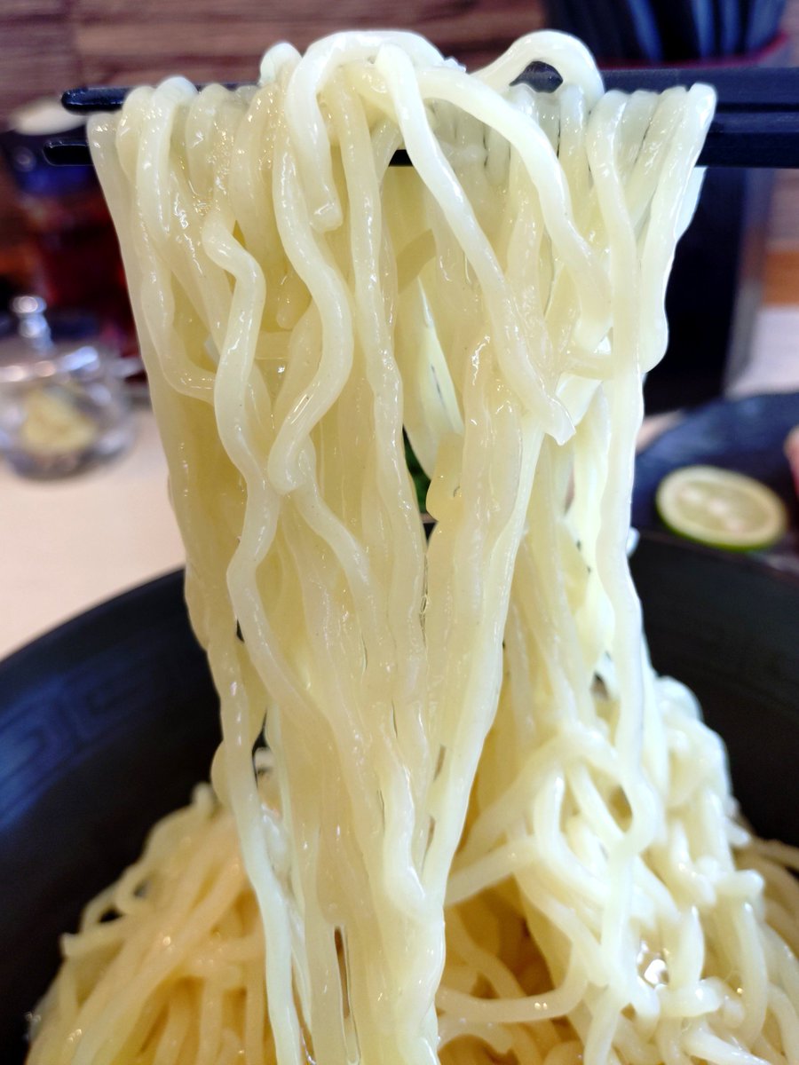 menz_professor's tweet photo. 【2026.71th】
Ｙ市
麺屋新月 さん
@menya_singetu 
期間限定
冷製梅紫蘇昆布水つけ麺

夏バテ気味の方
二日酔い気味の方

超オススメ!!

最初は
麺と塩だけで
次につけ汁にダイブ
お好みで
梅ペーストと紫蘇
カボスを使って味変🍜

昆布水のネバネバが
絶対に
体に良さそう

さあ、次は
いよいよ？ https://t.co/qyYgFAEDNv