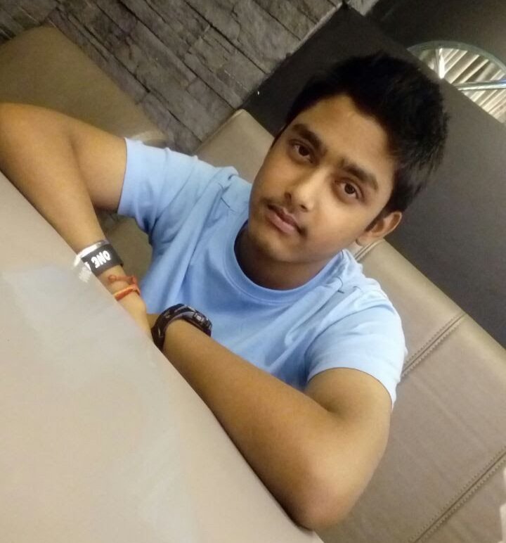 kiinshuk's tweet photo. Happy birthday beta 💐 @_Sudeep_k_ https://t.co/WUp8quBvOd