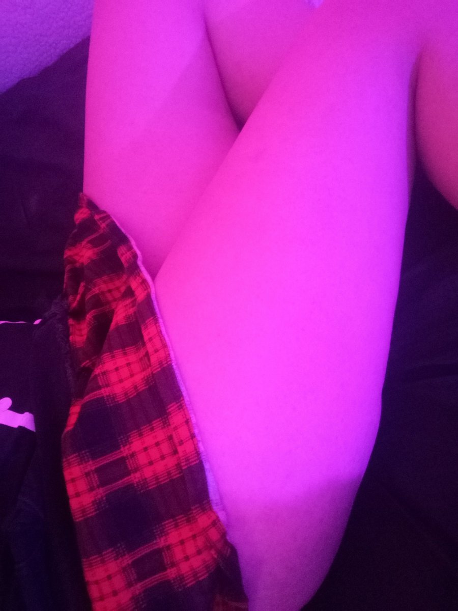 comfytai♥️🖤 (useless) tweet media