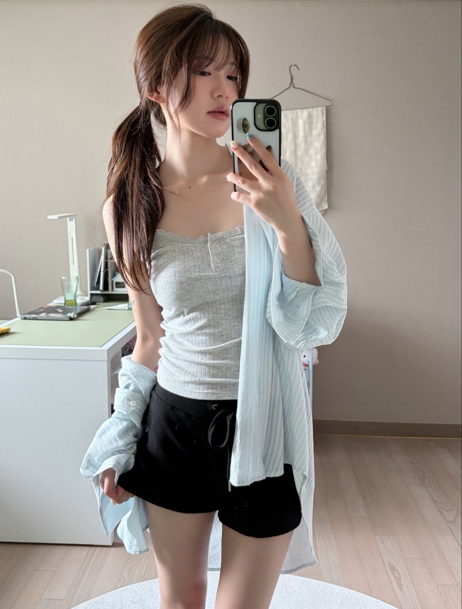 hxxn9_archive's tweet photo. [광고] 여름 브라는 에블린에서 🧊

에블린 대표 심리스 브라인 실루엣 브라부터
홈웨어 • 레이어드템으로 활용 가능한 캡나시까지!
얇은 여름 옷에도 티 안 나고 너무 편함..🪽

여름 이너로 딱임 ! 타래로 더 소개해볼게요 https://t.co/vcRlaENauw