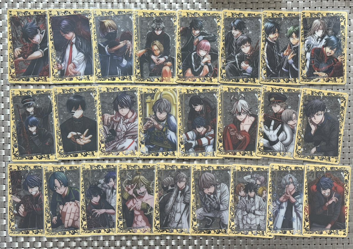 k7td5q's tweet photo. 【交換・譲渡】桃源暗鬼 カバーキャラ大集結 箔押しクリアカード

譲：画像のもの(各3枚ずつあります)

求：27巻∞＞8、10巻
       定価＋送料

・まとめての方優先
・27巻含んでくださる方最優先

お気軽にお声掛けください🙇‍♀️ https://t.co/CsLRzuYVEN