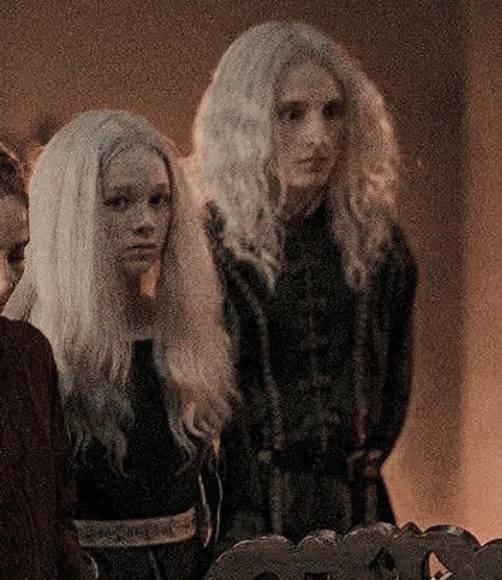 venussdreams's tweet photo. “I feel like they’re two people who are on the opposite ends of the spectrum, whatever that spectrum is. They've been forced together, they’re family, and husband and wife, mother and father to two children and none of that was their decision, their choice.” — TGC about Helaegon https://t.co/VK38Yd2Am6