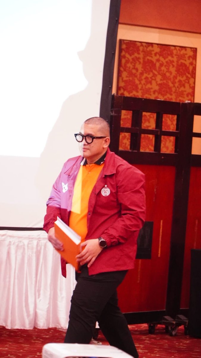 DikySoemarno's tweet photo. April 1998 lalu datang sebagai anggota. Semalam selesai sebagai Ketua Umum. Dan hari ini kembali lagi menjadi anggota. Sederhana.

Alhamdulillah, LPJ diterima oleh peserta Musyawarah Besar. Sebuah tanda bahwa amanah ini telah ditutup dengan sebaik-baiknya. https://t.co/lrXgtTn0f7