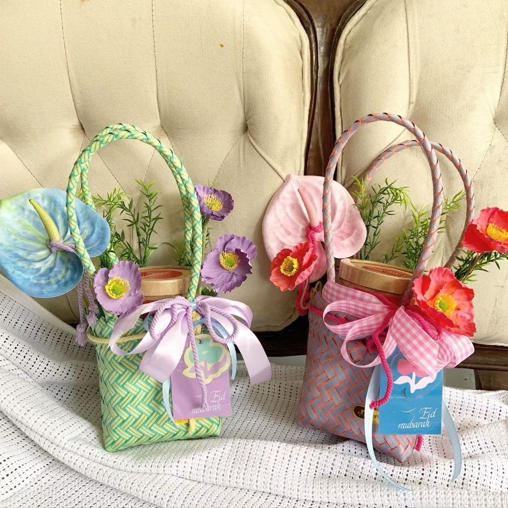 bubbllezee's tweet photo. save kalo kalian lagi butuh dan cari hampers gift lucu kado buat sidang graduation ulang tahun dll yang affordable~ https://t.co/zK6t2jMc5D