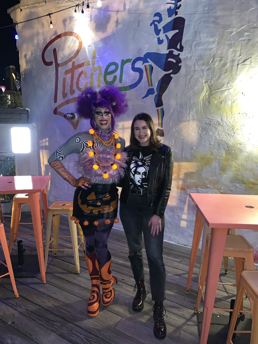 maddyperry22's tweet photo. i’ve been #teamcrystal since season 12, she’s one of the first ru girls i ever saw perform, and she made me fall in love with drag!! love her sm and so so happy🥺🖤 @CrystalMethyd https://t.co/FlejcTrsZR