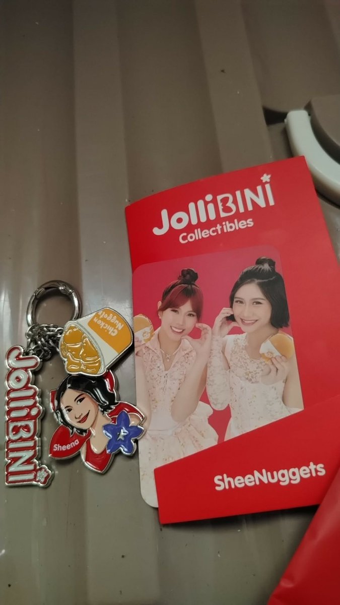 Itsmelissa0822's tweet photo. Swap mikhgwen or solo Gwen or solo colet
Also available aiah .... 
Jho charm is not available only photocard 

#biniswap
#jollibini
#bini https://t.co/MoiccBdFHs