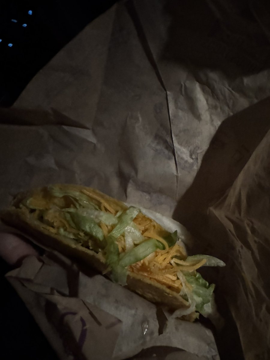 bedbambi's tweet photo. hoping these have the diarrhea lettuce 😻 https://t.co/uLvy5dJQPK