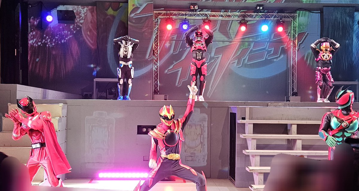 kigi_ens's tweet photo. ダンスタイムでｳｨﾅｺﾞｼﾞｭ踊り出してゼッツさんに指摘されるウルフ(とギラくん) https://t.co/o3v0kirrfu
