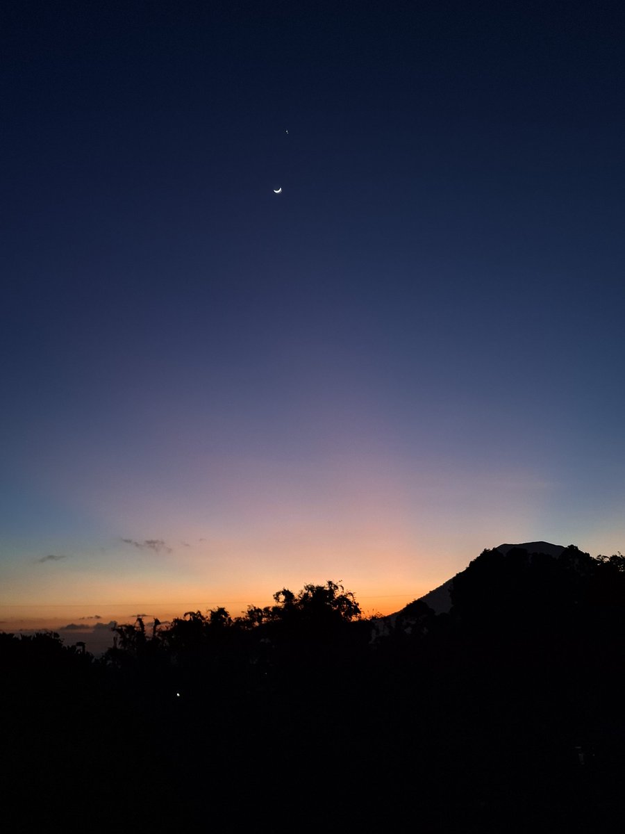 kurtetsuro's tweet photo. Tomohon, 17 Juli 2026
6.15 pm https://t.co/hrFQ3VGZzF