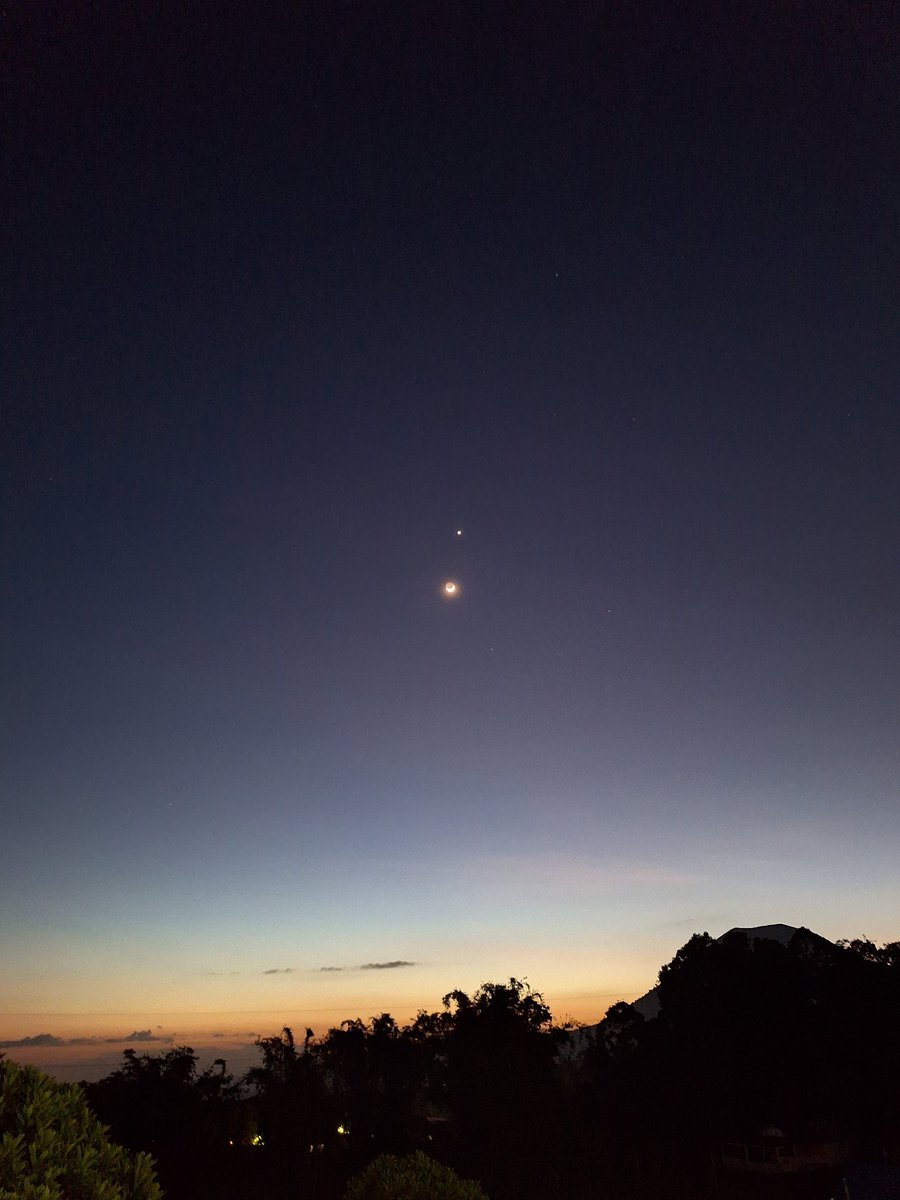 kurtetsuro's tweet photo. Tomohon, 17 Juli 2026
6.15 pm https://t.co/hrFQ3VGZzF