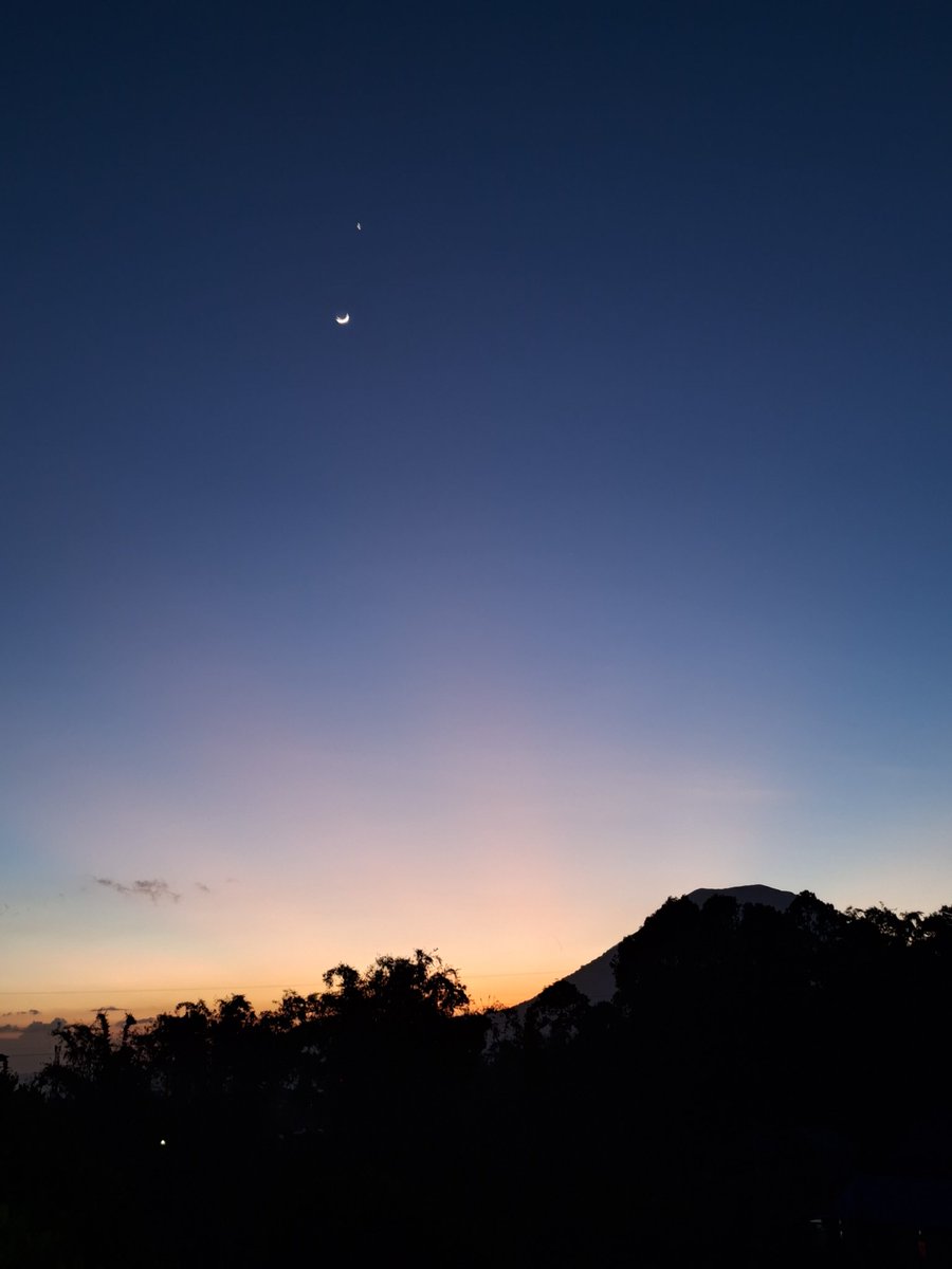kurtetsuro's tweet photo. Tomohon, 17 Juli 2026
6.15 pm https://t.co/hrFQ3VGZzF