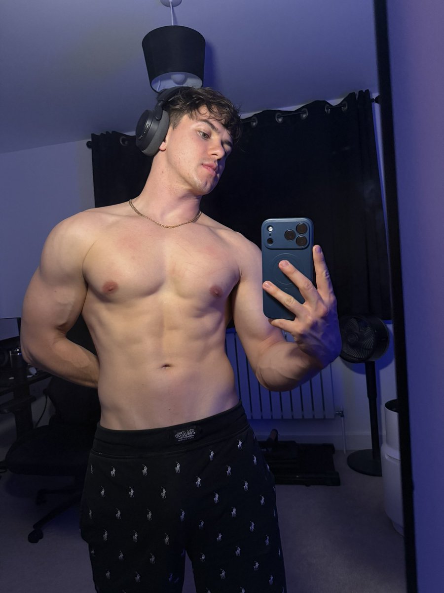 MikeHockeyJock's tweet photo. Get worse for me 💪🏻 https://t.co/baPyusCDIL