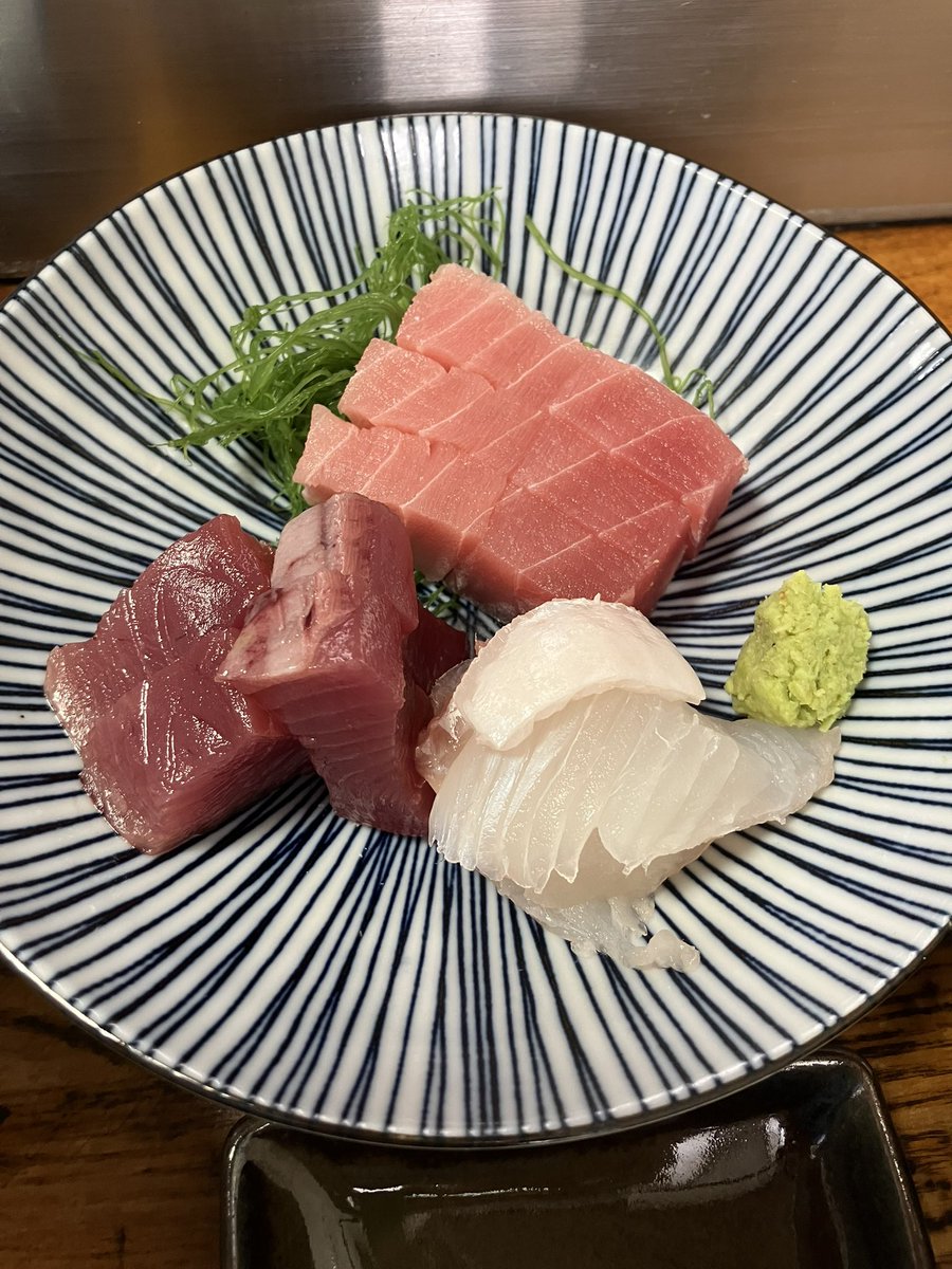 iketti1971's tweet photo. しいはし食堂（千住大橋）
刺身三点盛り定食（1,350円） https://t.co/uB5lydR7i1