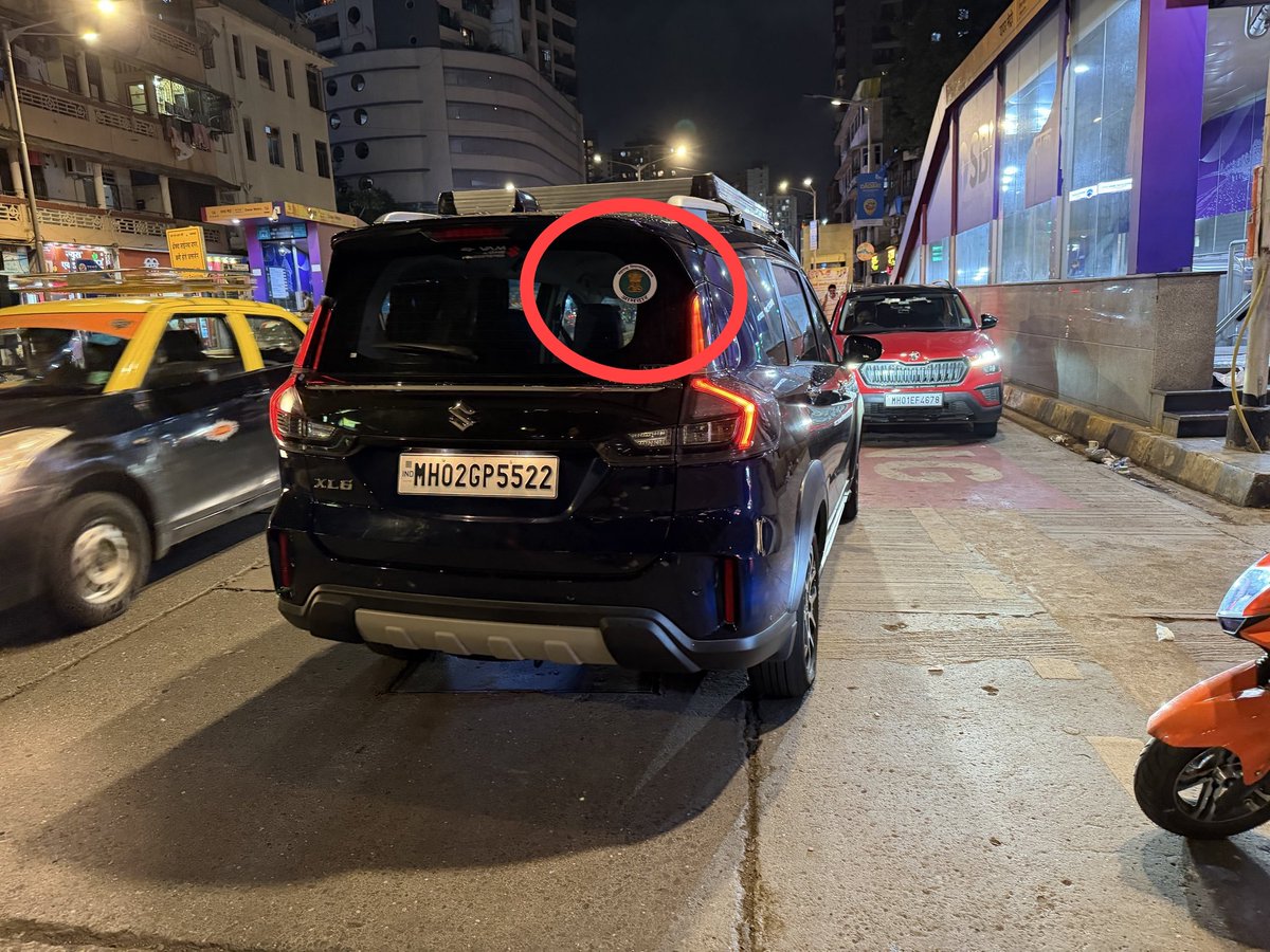mumbaimatterz's tweet photo. Will you dare book this car @Mumbaipolice @CPMumbaiPolice @CMOMaharashtra
for #WrongSideDriving and hitting people on the road?

Probably NO..

Because the car flaunts a आमदार MLA sticker of Maharashtra Assembly on it... https://t.co/FCeQhfIu00