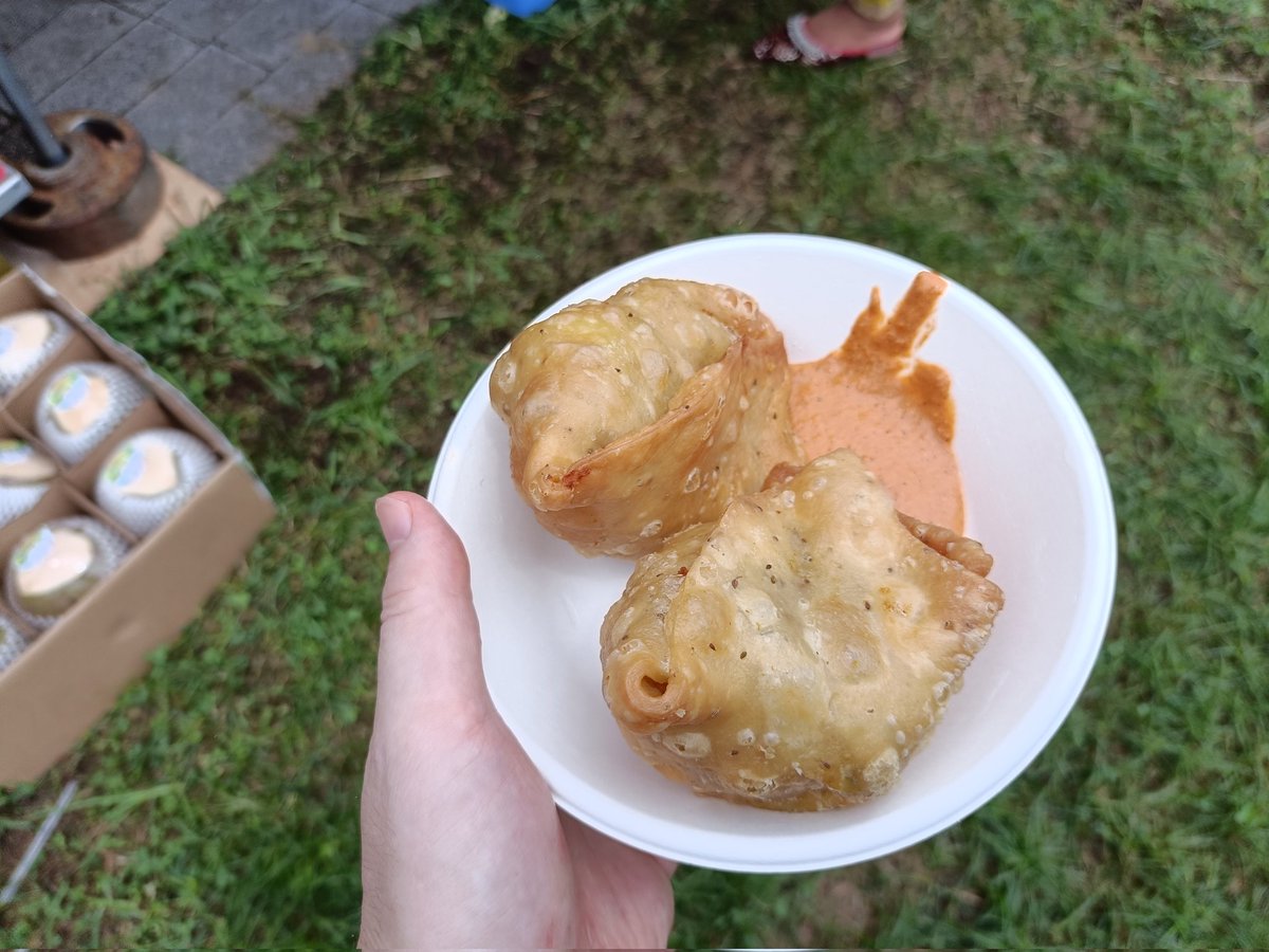 am_nimitz3's tweet photo. ネパール料理、マトンスクティとサモサ食べた！超美味かった！ https://t.co/NKDqh6Wynr