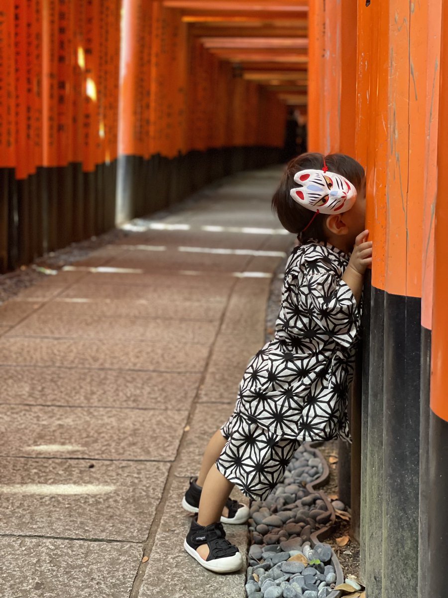 takahata_store's tweet photo. 明日からお稲荷さんの一大イベント #本宮祭 がいよいよ始まります⛩️🏮
当店では沢山の #狐面 もご用意しておりますので、
是非ひと夏の想い出に、お面で華を添えてみてはいかがでしょうか🦊❣️

#伏見稲荷 #京都 #お面 #きつね #夏祭り #fusimiinari #kyoto https://t.co/fvC7xL06VO