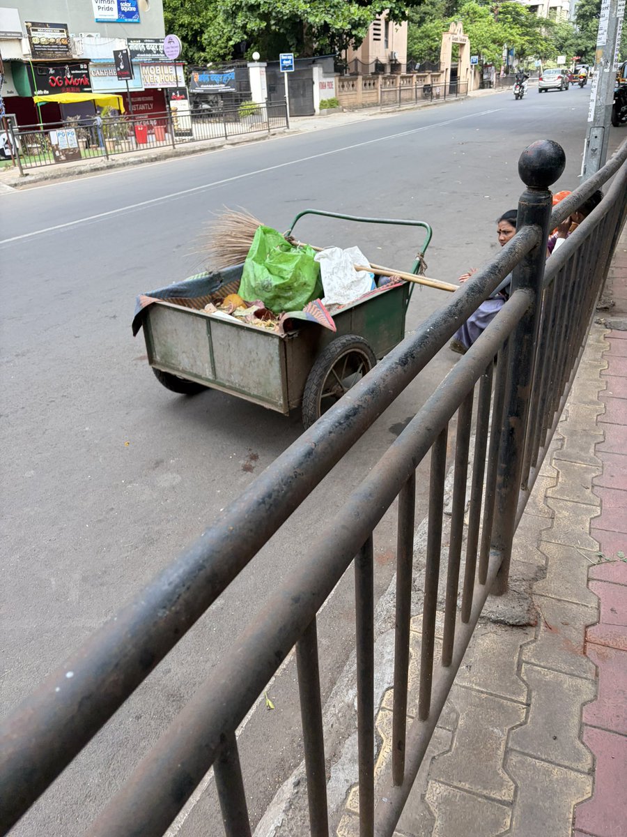 DefenceBrat's tweet photo. If I were a corporator, I’d start every morning by walking through every part of my ward. That’s the best way to understand the problems of not just residents, but also the people who work hard every day to keep our neighbourhood clean.

These handcarts can easily be converted into electric carts. I’d be happy to help make it happen if any corporator comes forward.

Small ideas like this can make a big difference to the women who keep Viman Nagar clean. I hope an educated corporator takes up this initiative instead of using some foundation to host Christmas party , this is the true word to be done