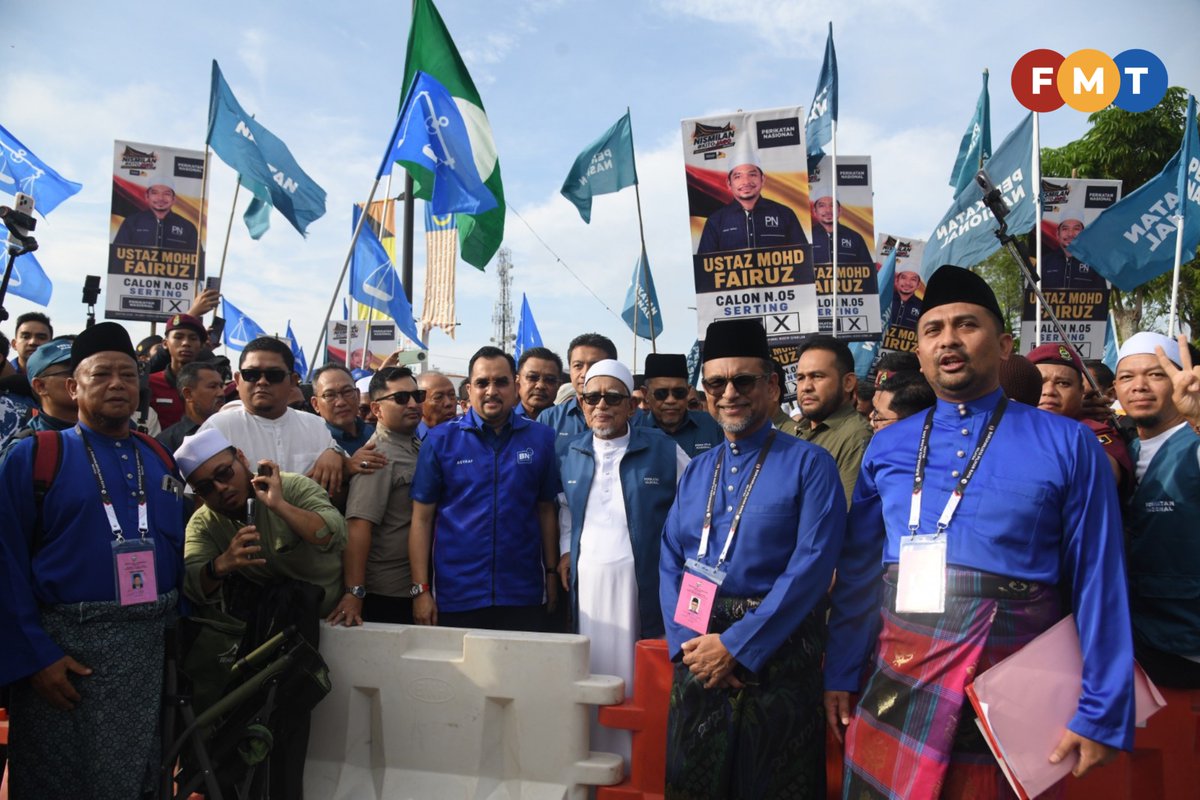 fmtoday's tweet photo. #FMTLens The Negeri Sembilan state election campaign officially kicked off today with the nomination of candidates. Pakatan Harapan is contesting all 36 seats up for grabs while Barisan Nasional and Perikatan Nasional have formed a pact for the state polls.

#PRNNegeri9 

📷 : Moganraj Villavan, Bani Jamian & Fauzi Yunus

(1/2)