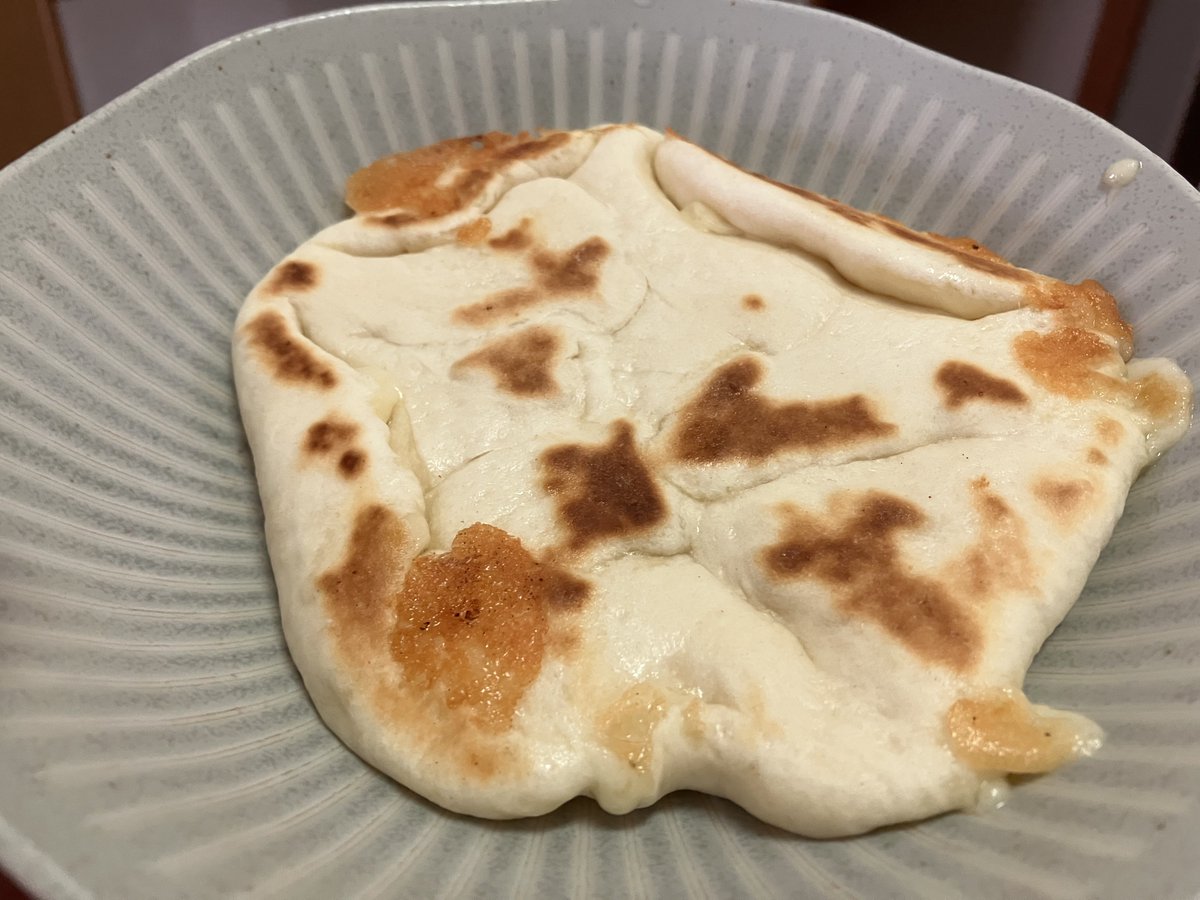 zaxtrife's tweet photo. ナン作ってカレー食べて酒飲んで休日謳歌
2枚目はチーズナン https://t.co/X3WKG8t8nX