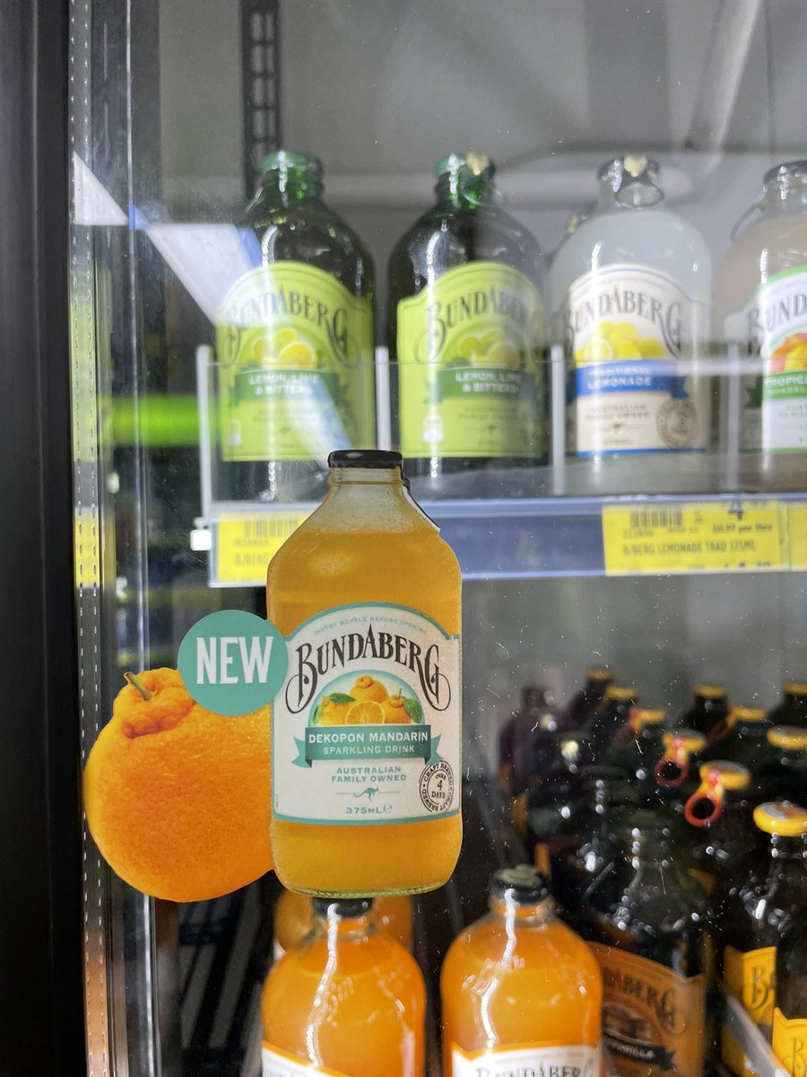 e_ngacho's tweet photo. やっと買えたーー！デコポン！！🧡💛
コンビニにしかないので、スーパーで安くなる時が来たらリピします！しばらく無理！笑

後謎のクリスマス中のケンタッキー！
ナゲット30個で10ドル！
どこまで食べれるかな！？
余ったら冷凍します🥺✨ https://t.co/dMAPetAubE
