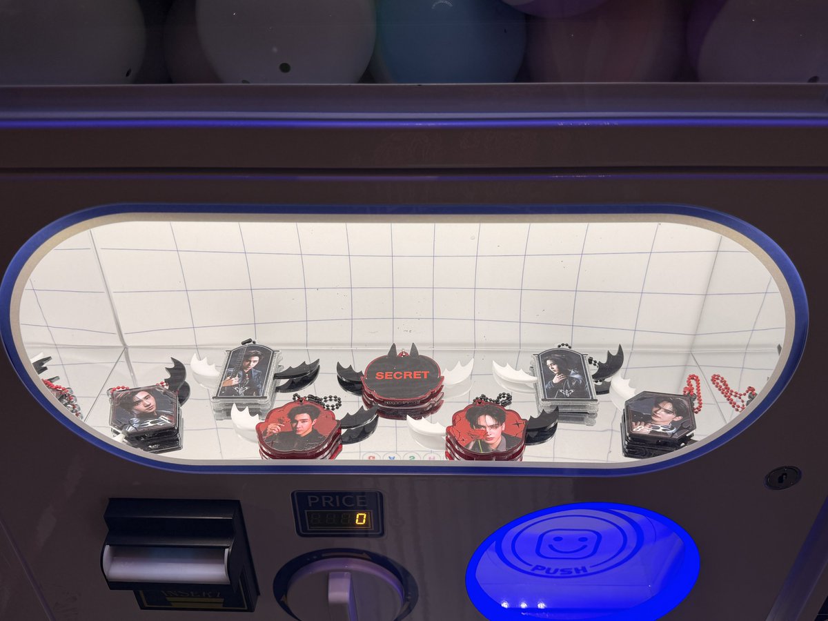 GmmtvShop's tweet photo. บรรยากาศบูธ GMMTV OFFICIAL MERCHANDISE ในงาน PERTH SANTA DEVIL'S KISS CONCERT อย่าลืมมาช้อปกันน้าทุกคน

GMMTV OFFICIAL MERCHANDISE BOOTH
18 - 19 JULY 2026
10:00 AM onwards
5th Fl., PARAGON HALL, SIAM PARAGON

#PerthSantaConcertD1
#GMMTV https://t.co/6QBB0G3rao