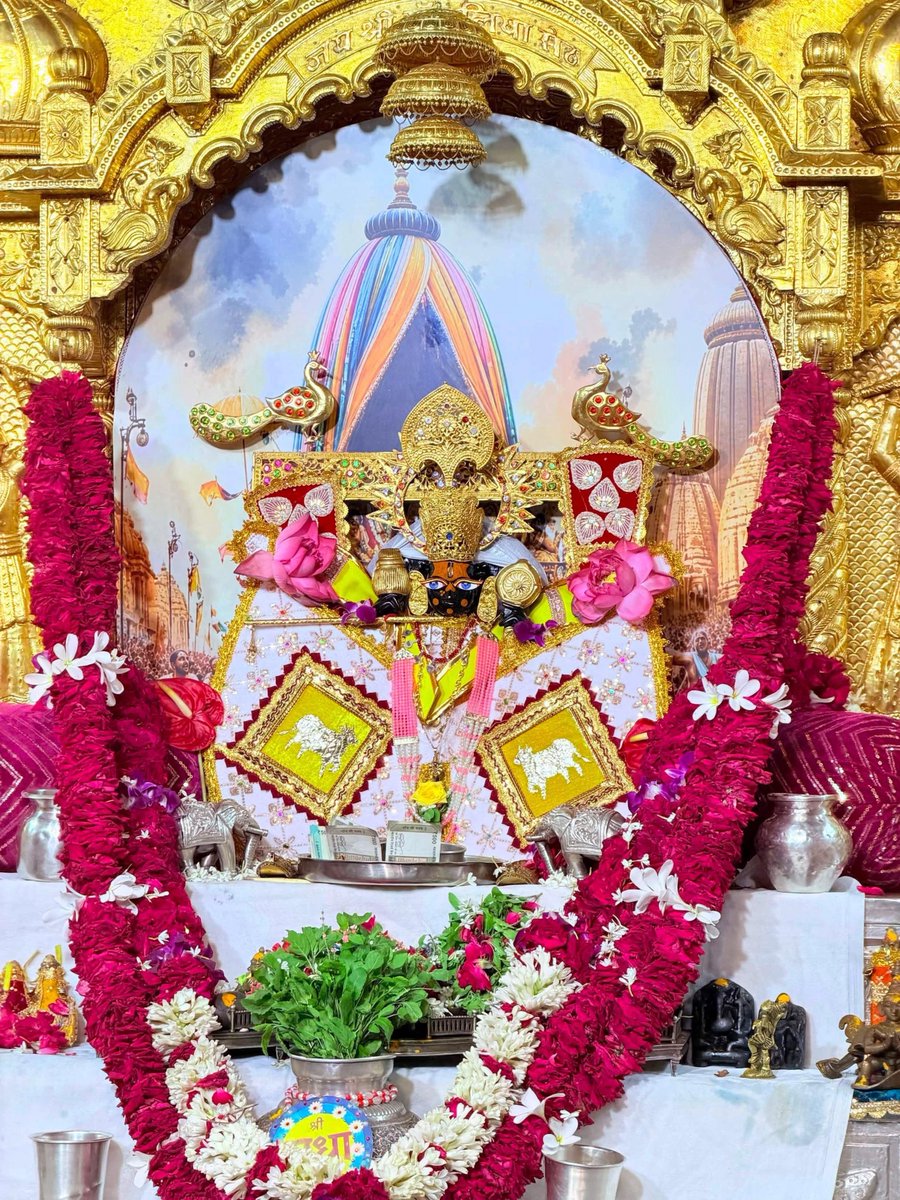KapilShrimali's tweet photo. श्री सांवलिया सेठ की जय (आज के दर्शन) 18 जुलाई https://t.co/KvPpyZRgS1