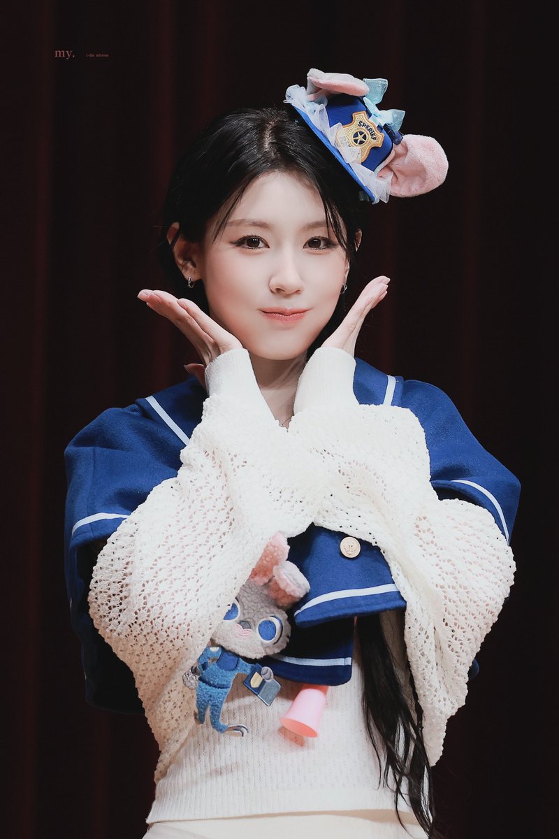 970131my's tweet photo. 260717 💚🐰

#아이들 #idle                       
#미연 #MIYEON https://t.co/qpTYfpMnlw