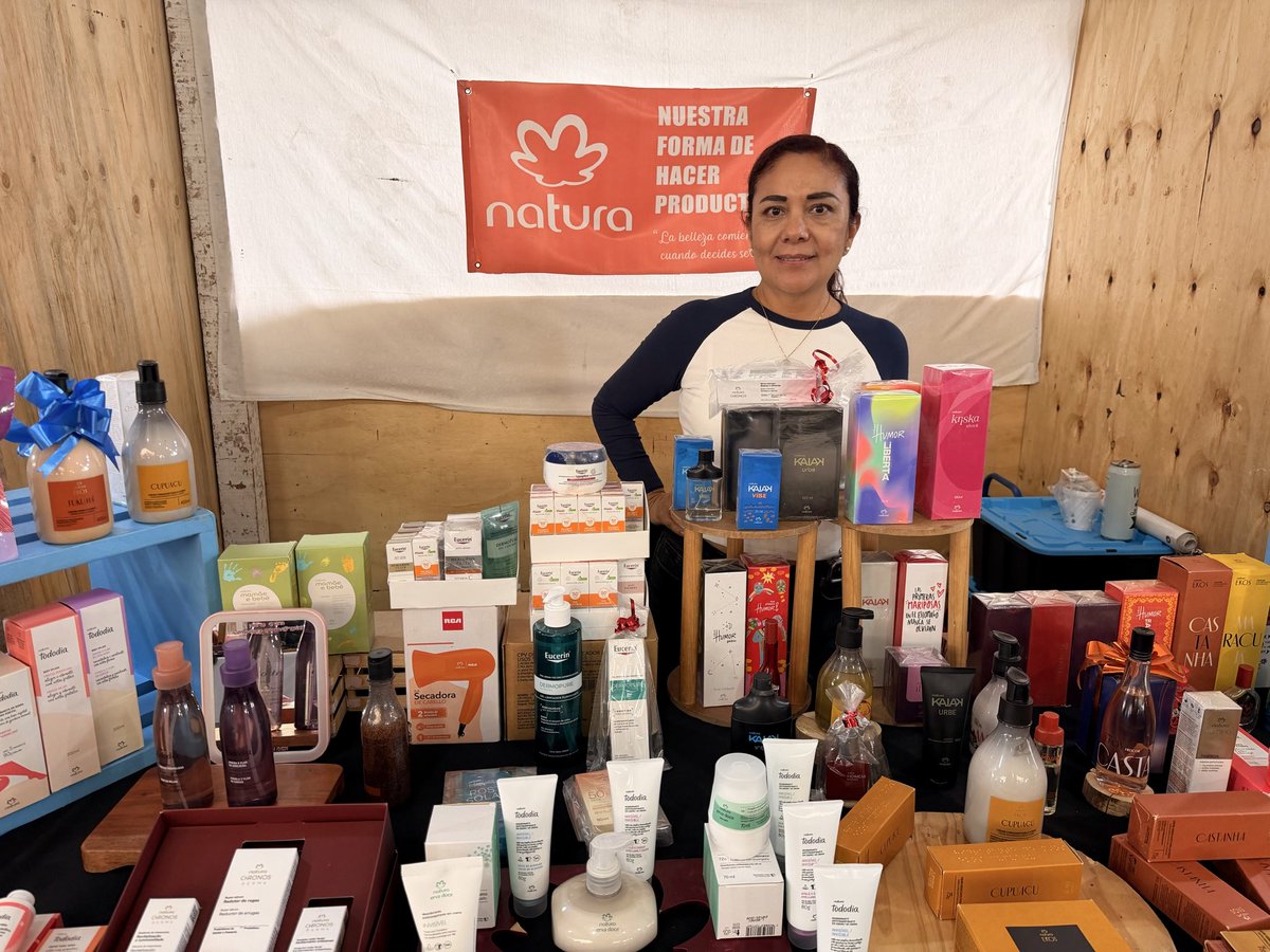 bereheca's tweet photo. Consumir local es fortalecer a Tláhuac.

La 2.ª Feria de Emprendimiento y Desarrollo Tláhuac 2026 es un espacio para impulsar a nuestras emprendedoras, emprendedores y negocios locales, generar vínculos y abrir nuevas oportunidades de crecimiento.

Todavía puedes visitarla hasta el domingo 19 de julio. Apoyemos el talento de nuestra gente y fortalezcamos la economía de nuestras familias.

Consume local. En Tláhuac, juntas y juntos lo estamos logrando.