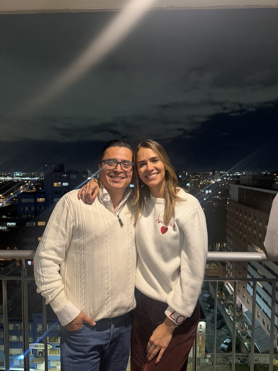 MafeCarrascal's tweet photo. 14 años después y aquí estamos, @Betocoralg. Bienvenido a Colombia, el camino apenas comienza. https://t.co/7idn8BCqgM