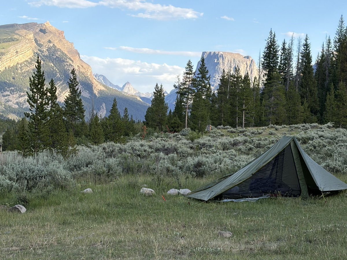 BPFlyfishing's tweet photo. Breakfast at Green River Lakes, and camping on the northern edge of the Wind River range.

#flyfishing #flyfishingadverntures #flyfishinglife #browntrout #windriverrange https://t.co/WwR4KCDkCM