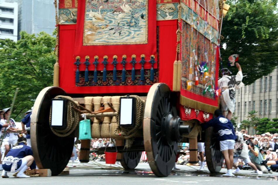 teru172's tweet photo. 京都祇園祭　山鉾巡行
https://t.co/LbjscWMHAx
思い出の写真集　暑い夏の京都 https://t.co/9TmPTHREXm