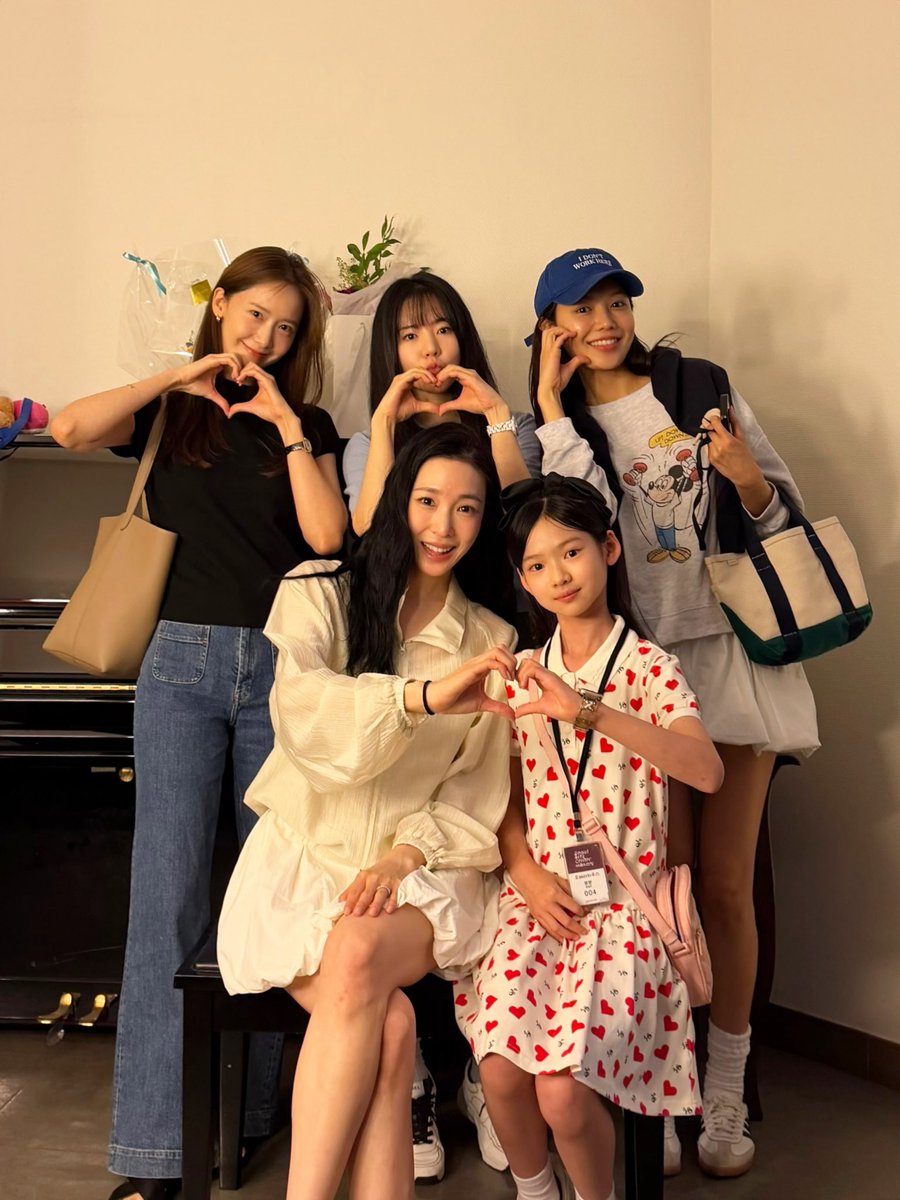 ordinarynojaem's tweet photo. YoonA’s IG Update

“Becoming the audience’s cell💙
#/Musical #/YumisCells”
 
(🎵 Lim Mi Hyun • My Happy List) https://t.co/ybAH6j3MCu