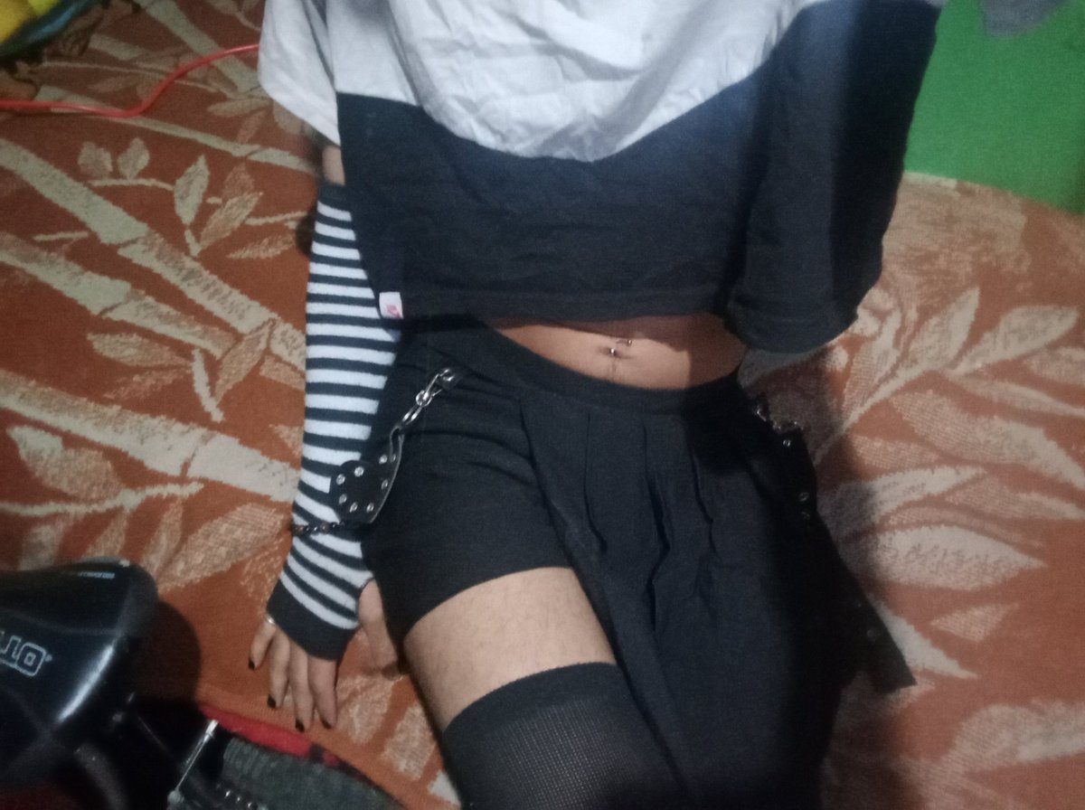 FreGar5490's tweet photo. Ya volví 😁 desaparecí por temas familiares, pero ya andaré subiendo fotitos uwu 

#femboyespañol 🇲🇽 #femboys #femboy https://t.co/Q04oBJNde7