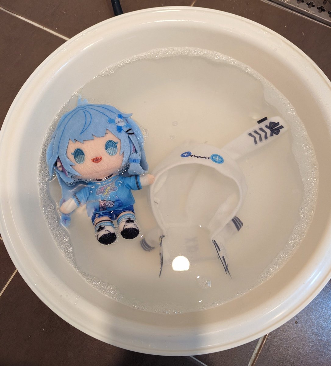 adsisdfoa's tweet photo. すうちゃんお風呂中🛀 https://t.co/p0x9shJA8U