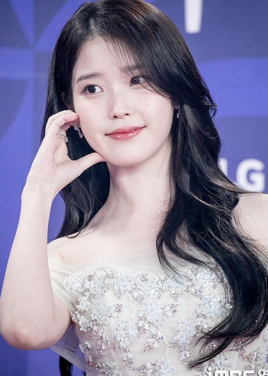 1uluvv's tweet photo. 작년 7월 18일에 무슨일이 있었는지 아시나요 바로 내 지은님이 청룡을 얼굴로 찢어놓으신 날입니다 https://t.co/mBPxXB1kg3