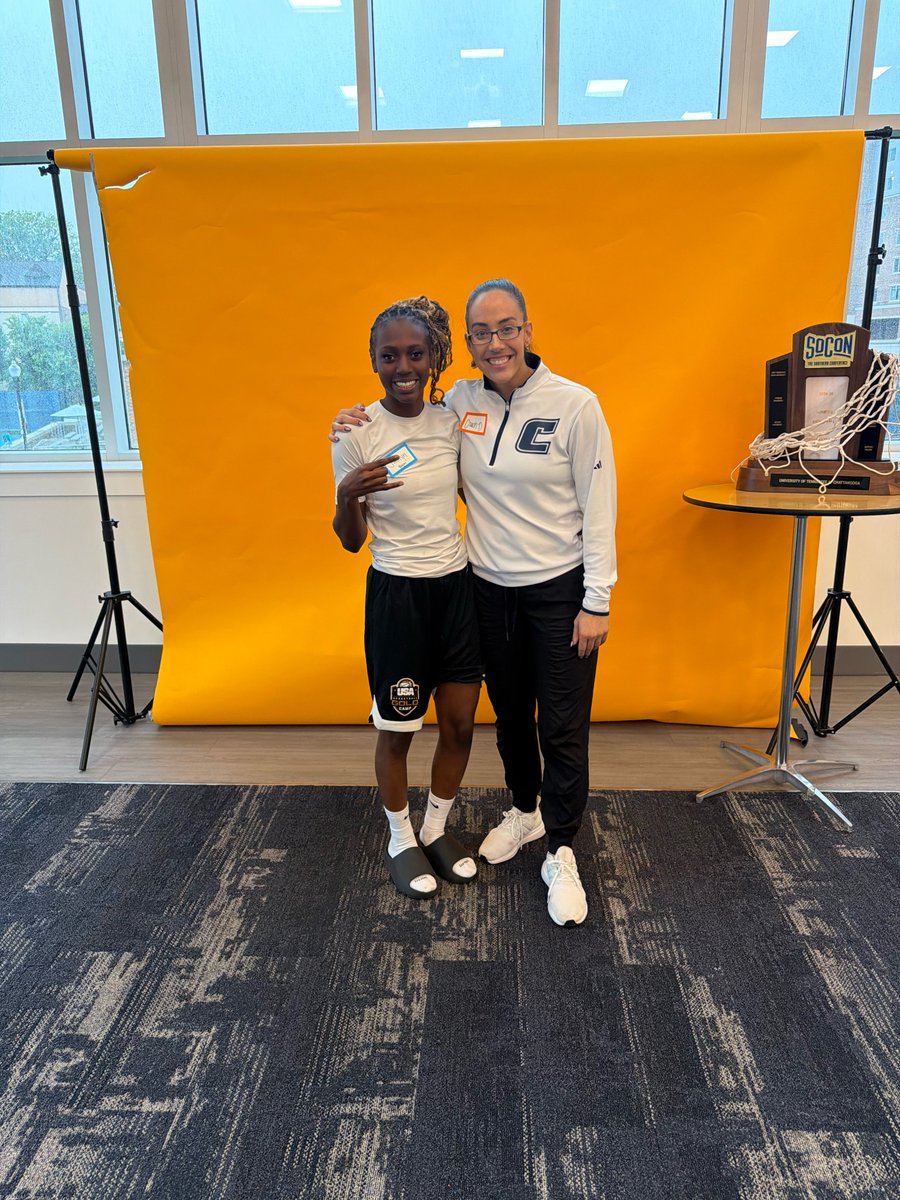 Officially5ive's tweet photo. Had an amazing time at the @GoMocsWBK Elite Camp! 

A huge thank you to @CoachDSchirm, @nicole_h3yn, @MalloryyOdell, @AlexisUffmann, @kalifaford, and the entire @GoMocsWBK staff for a great camp!

#GoMocs #Chattanooga #WomensBasketball #BasketballRecruiting #ClassOf2027 #PGSG https://t.co/YOomsQpwzE