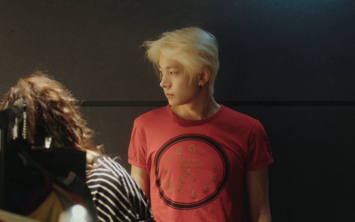 evanbeyyi's tweet photo. guys can we talk abt this picture https://t.co/eqW1fMGSU8