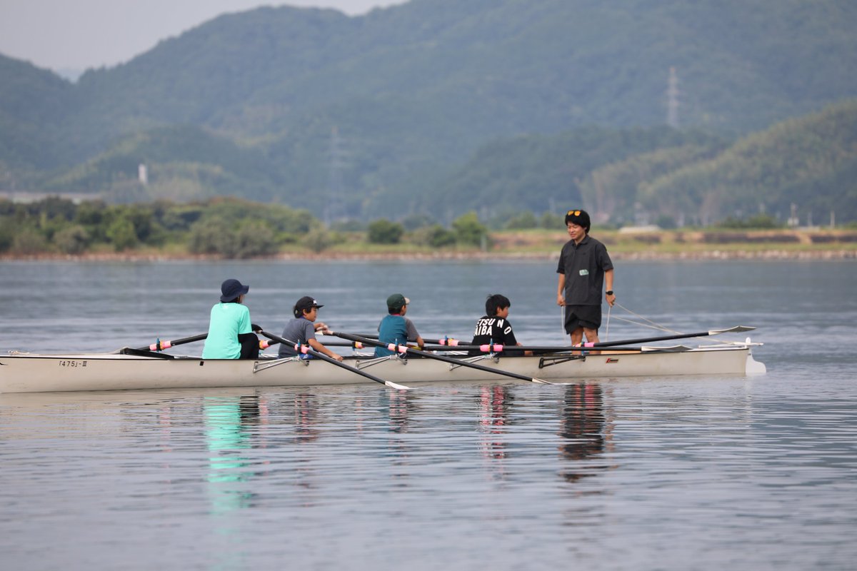yonago_rowing's tweet photo. キッズチャレンジローイング

開催日: 2026年7月18日(土)
場所: 鳥取県米子市 錦海ボートコース

夏休みを使ってローイング教室(3期各2日間)を開催中！
子供たち6名に参加頂き、第1期1日目のローイング教室を開催！
第2期は東京五輪選手の冨田千愛さんが来てくれます。お楽しみに！ https://t.co/EOZaoxe9TY