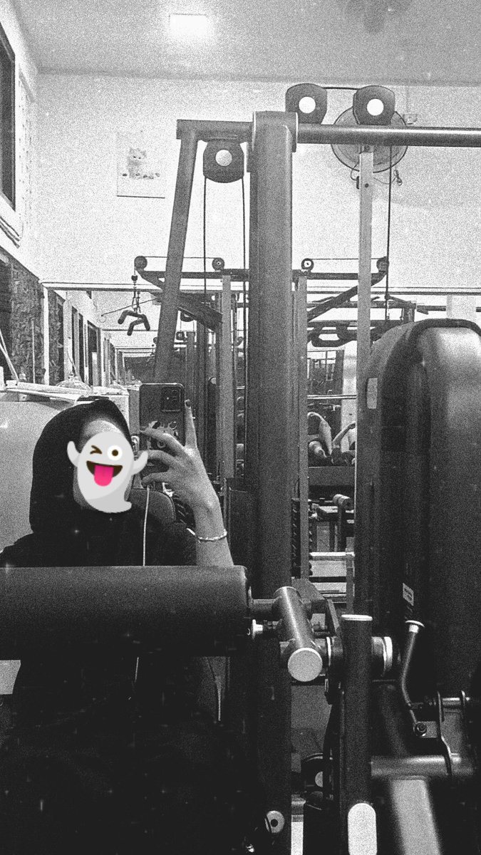 Syakel_1O's tweet photo. Gym 🏋‍♀️
Day 1 after jadi istri Artem wkkwkw... https://t.co/Z2L3c6B4Au