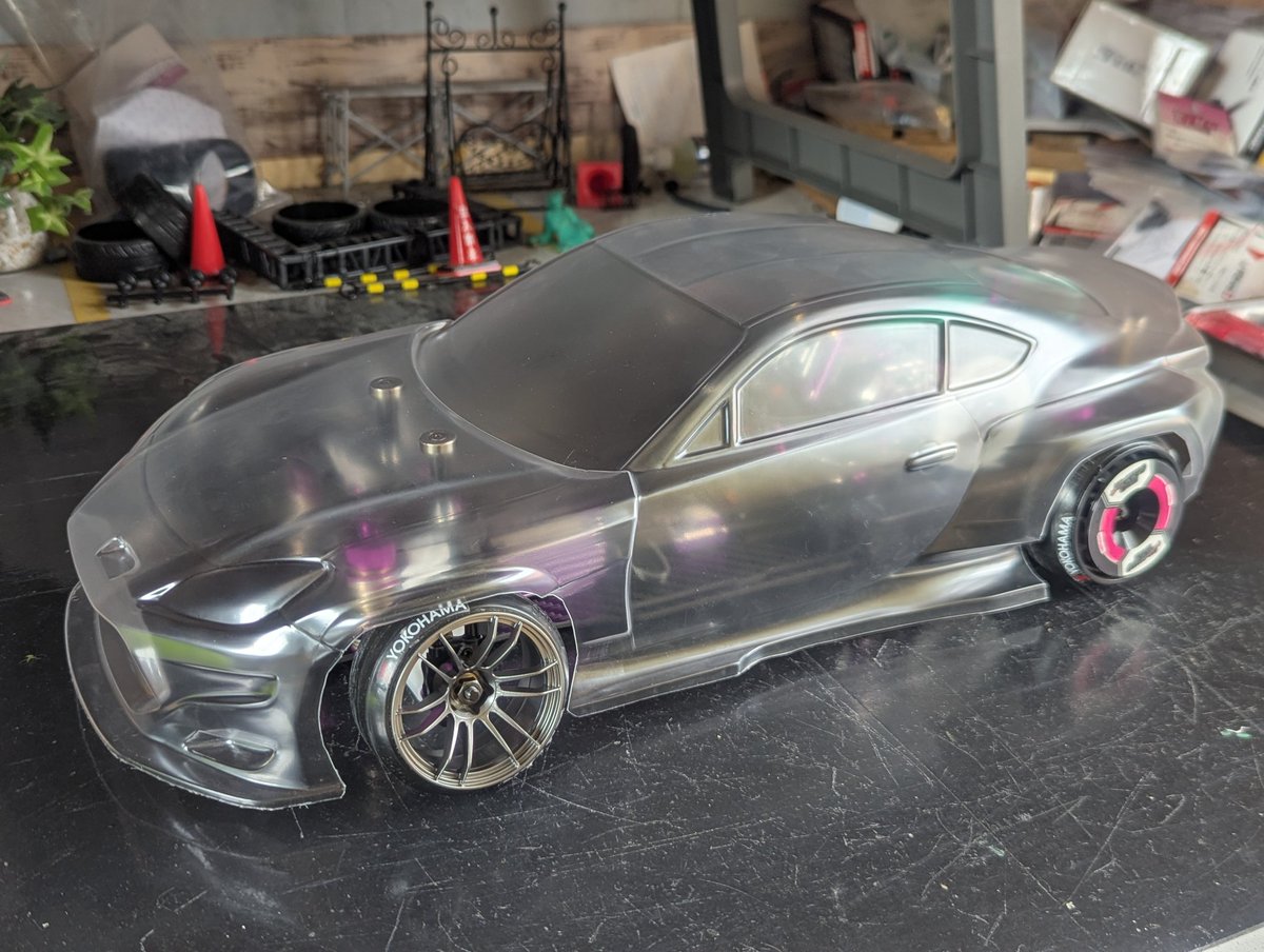 TT02D1GP's tweet photo. お久しぶりです!
新しいボディ作るのになんだかんだ1ヶ月かかってしまいました😅
ベースはRaveD、ヘッドライトはアディクション、テールインナーはヨコモにしました🪛
仙台タムタムとウラパルにいます㊙️
#ラジコン #ドリラジ #ラジドリ #RDX #rdx #ReveD #reved #レーヴD #レーヴd #8810style https://t.co/bzFITWvtUm