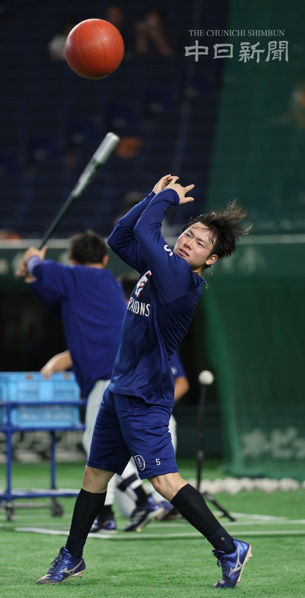 chunichiphoto's tweet photo. 【ドラゴンズ】トレーニングする村松選手 #村松開人 #中日新聞 #中日スポーツ https://t.co/SsHh4U7ge7